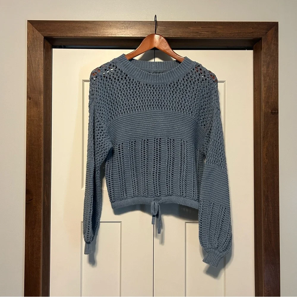 [American Eagle] Knit Cropped Blue Sweater w Balloon Sleeves